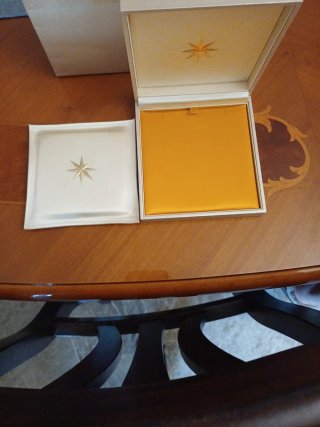 Porta collana Bulgari beige