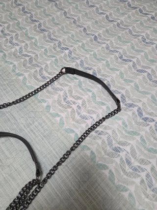 Bolso negro tachuelas sin estrenar