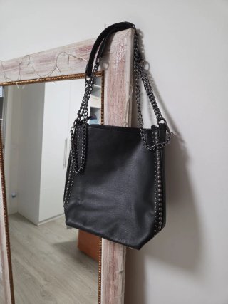 Bolso negro tachuelas sin estrenar