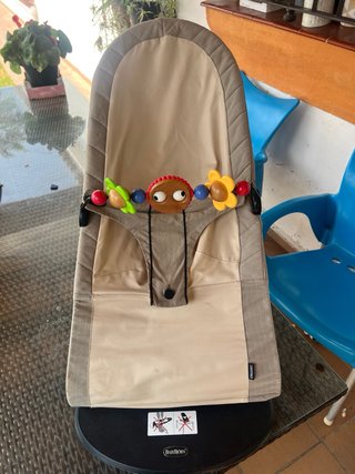 Hamaca BabyBjörn Beige y Gris en perfecto estado