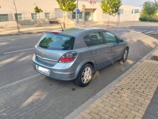 Opel Astra año 2010 AUTOMÁTICO sólo 183000km EtiqC