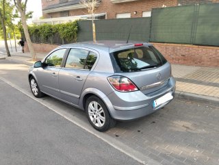 Opel Astra año 2010 AUTOMÁTICO sólo 183000km EtiqC