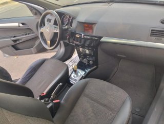 Opel Astra año 2010 AUTOMÁTICO sólo 183000km EtiqC