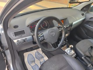 Opel Astra año 2010 AUTOMÁTICO sólo 183000km EtiqC