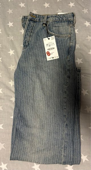 Pantalón vaquero Zara rayas