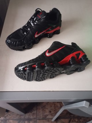 Zapatillas Nike Shox R4 Negras Rojas