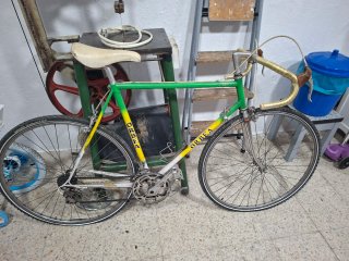 Bicicleta Orbea verde y amarilla