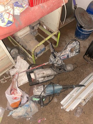 Herramientas de construcción varias en Almendralej