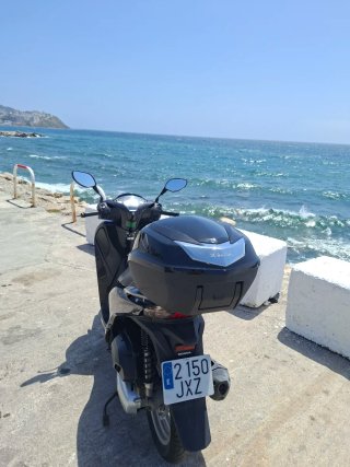 Honda SH Scooter Negra