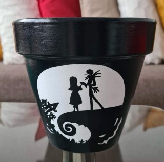 Macetas pintadas a mano Jack y Sally