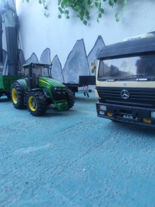 Camión RC con Tractor y Remolque