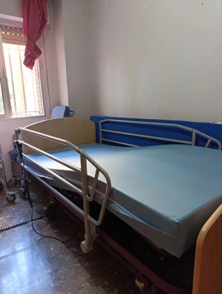 Cama articulada madera y metal