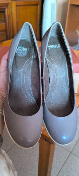 Zapatos de salón Camper grises