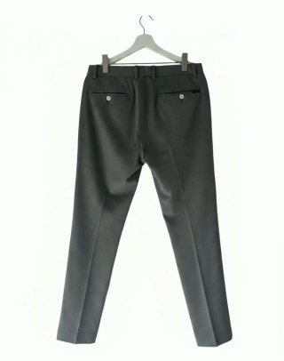 Traje de caballero. Chaqueta T.52 y pantalón T.42.
