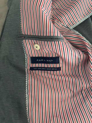 Traje de caballero. Chaqueta T.52 y pantalón T.42.