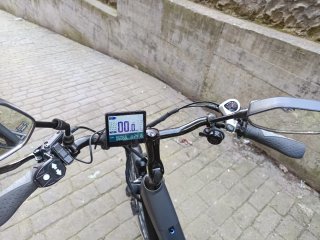Bicicleta Eléctrica Momo - 24h Uso