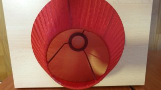 Pantalla de lámpara cónica plisada roja
