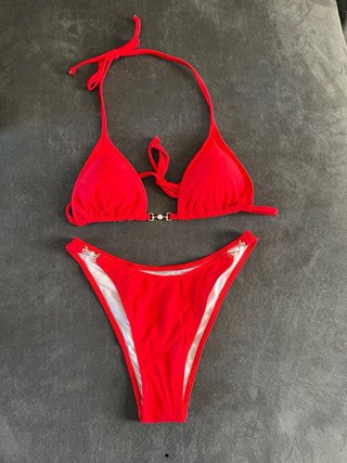Bikini rosso con dettagli oro tg M