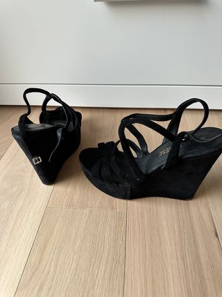 Zeppa camoscio nero taglia 40