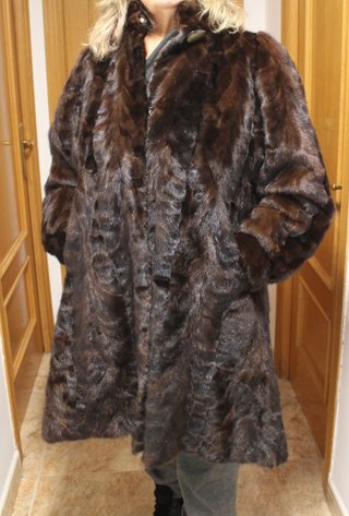 Abrigo de piel marrón Talla XL