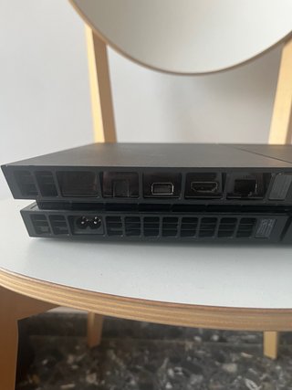Consola Sony PS4 Negra + juegos
