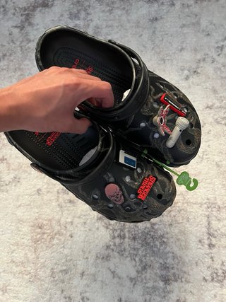Crocs Stranger Things Talla 43-44