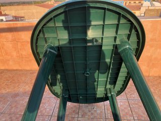 Mesa de jardín ovalada de plástico