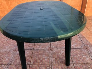 Mesa de jardín ovalada de plástico