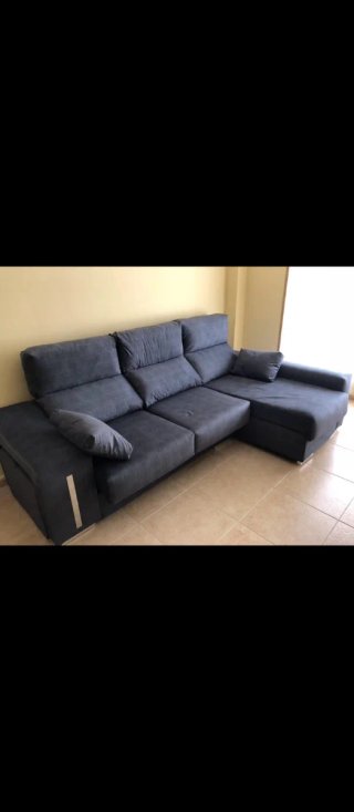 Sofá modular gris de tela175€ y muebles 75€