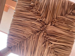 Silla de anea y madera