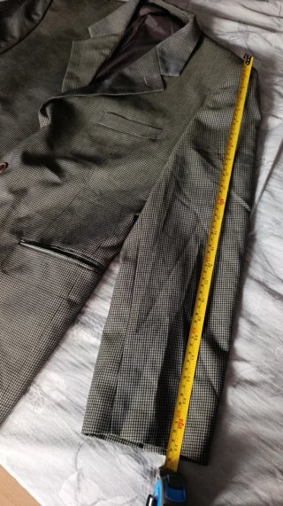 Traje de vestir gris y marrón