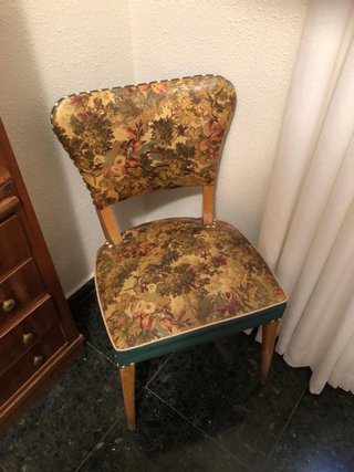 Silla tapizada floral madera