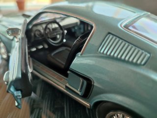 Ford Mustang GT 1968 Maisto 1:18