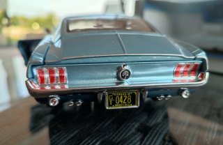 Ford Mustang GT 1968 Maisto 1:18