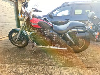 Triumph SpeedMaster Negra y Roja