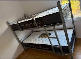 Cama abatible con gran capacidad de almacenamiento