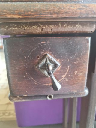 Máquina de coser Alfa antigua