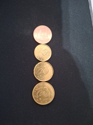 Lote 4 monedas euro sin circular