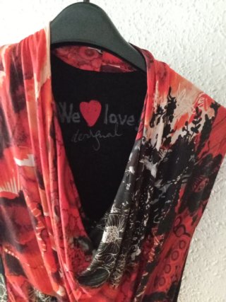 Vestido estampado rojo y negro