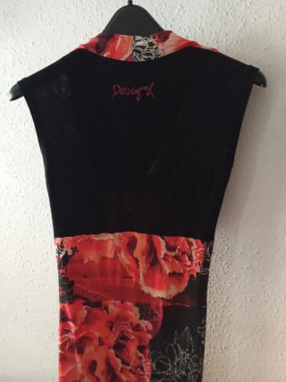 Vestido estampado rojo y negro