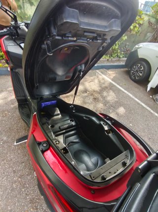 Kymco Super Dink Maxi Scooter Roja 125cc