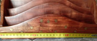 Portacartas de madera con diseño floral