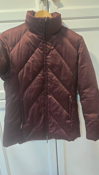Chaqueta acolchada burdeos satinada T M