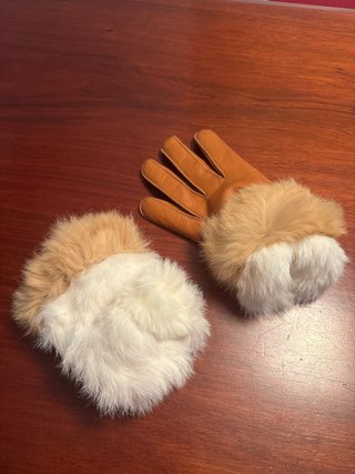 Guantes de piel y sobrecuello