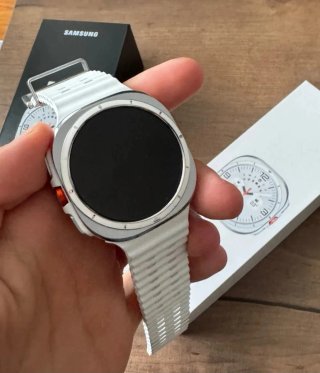 Samsung Galaxy Watch Ultra Plata