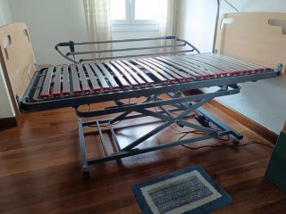 Cama articulada con somier