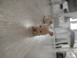 Familia Conejos Sylvanian con 3 Camas Bebé