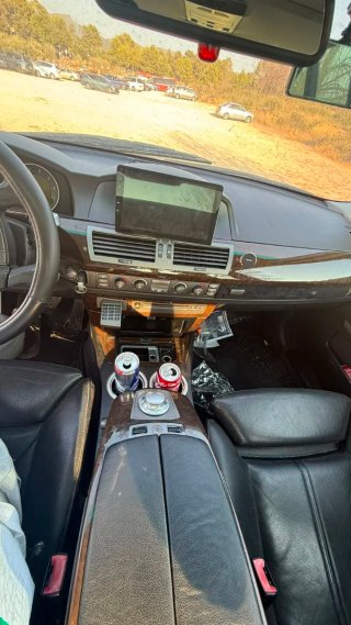 BMW M760Li Plata - Para Reparar