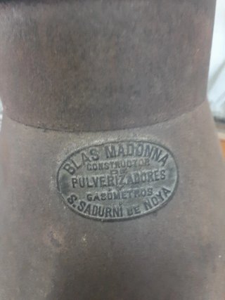 Medidor de hierro antiguo San Sadurni