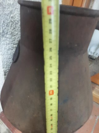 Medidor de hierro antiguo San Sadurni